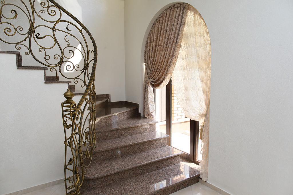 Prima Villa Guest House ヴィーンヌィツャ エクステリア 写真