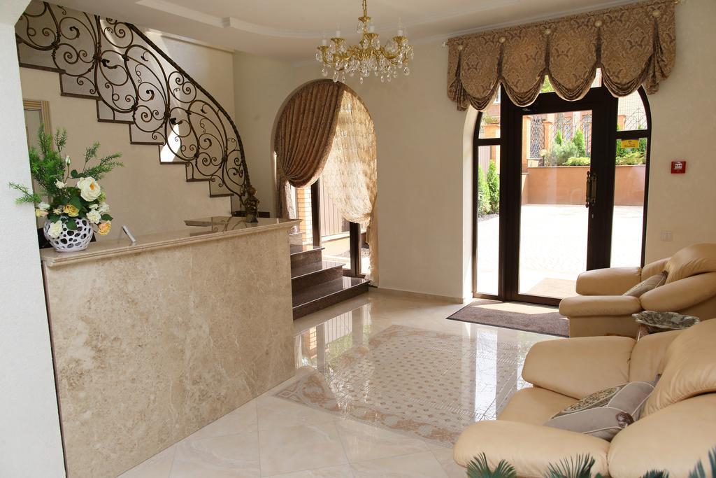 Prima Villa Guest House ヴィーンヌィツャ エクステリア 写真